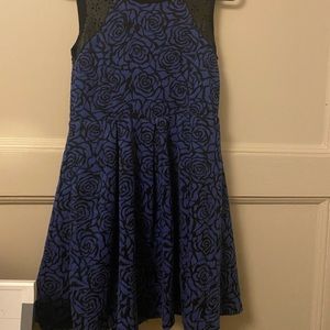 A dark-blue rose dress💙